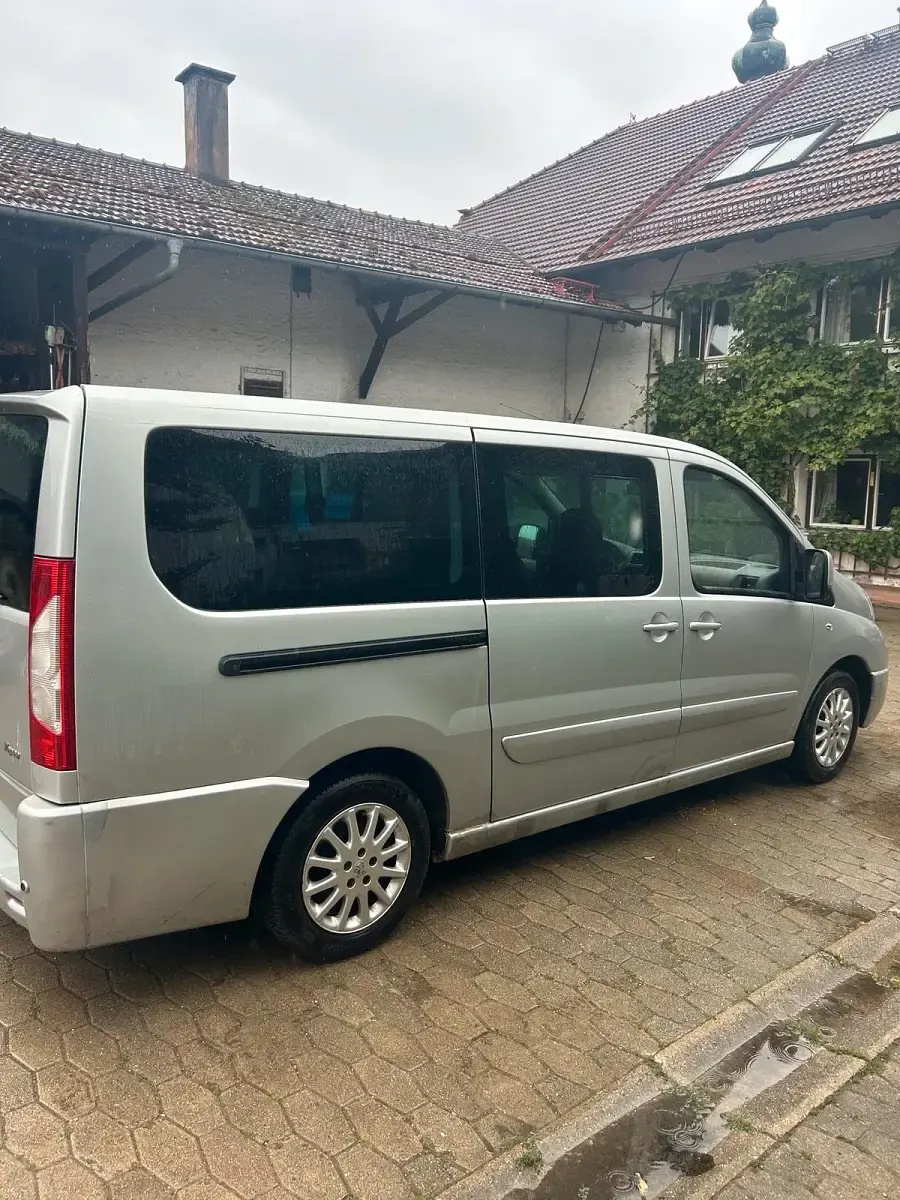 Gebraucht Peugeot TePee Premium 163 PS (119 kW) 2011 Silber Van / Kleinbus