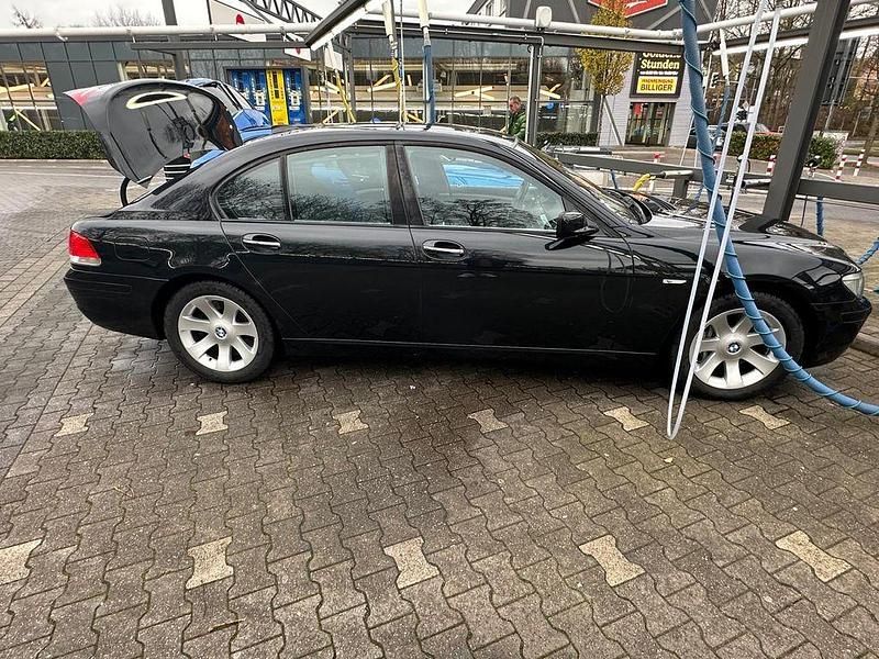 Gebraucht BMW 745 329 PS (241 kW) 2008 Schwarz Limousine
