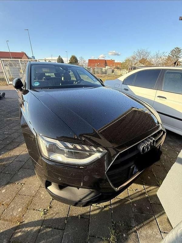 Gebraucht Audi A4 163 PS (119 kW) 2023 Schwarz Kombi