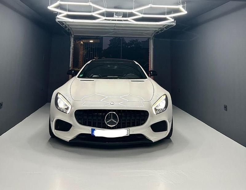 Weiß Gebraucht 2016 Mercedes AMG GT AMG Coupé | 67.500 € (Teuer) - Bild 1/4