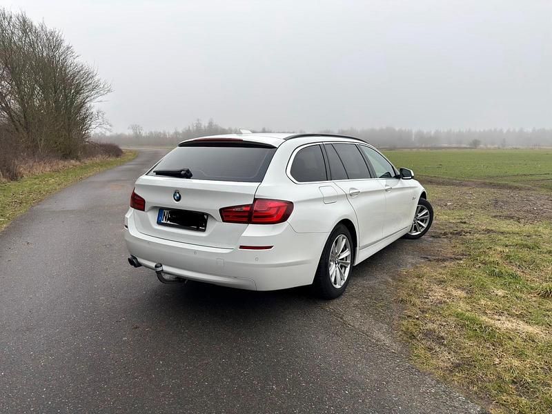 Gebraucht BMW 525 2013 Weiß Kombi