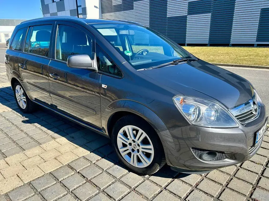 Gebraucht Opel Zafira 140 PS (102 kW) 2012 Grau Van / Kleinbus