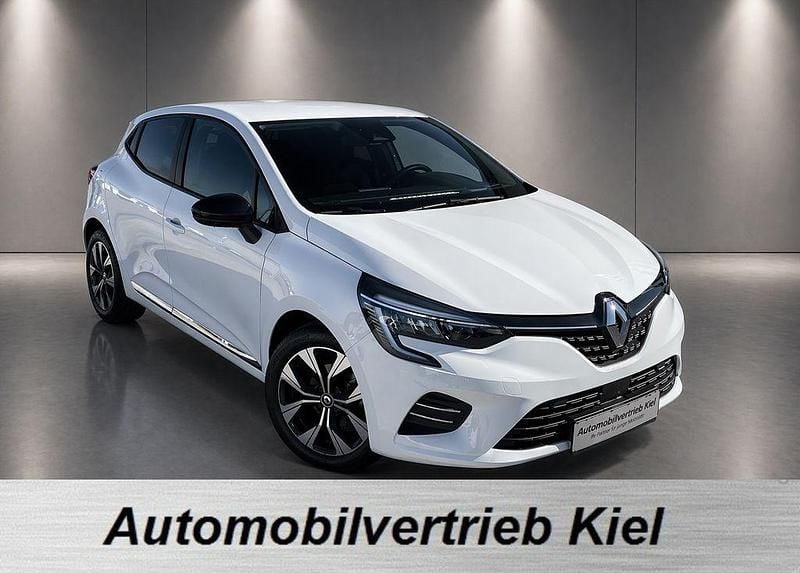Second-hand Renault Clio V Evolution 67 CP (49 kW) 2023 Alb Berlinǎ