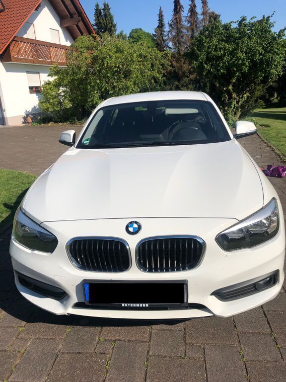 Weiß Gebraucht 2016 BMW 118 Advantage Kleinwagen | 12.500 € (Fairer Preis) - Bild 1/4