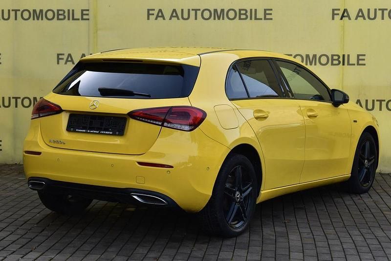 Gebraucht Mercedes A250 160 PS (117 kW) 2020 Gelb Limousine