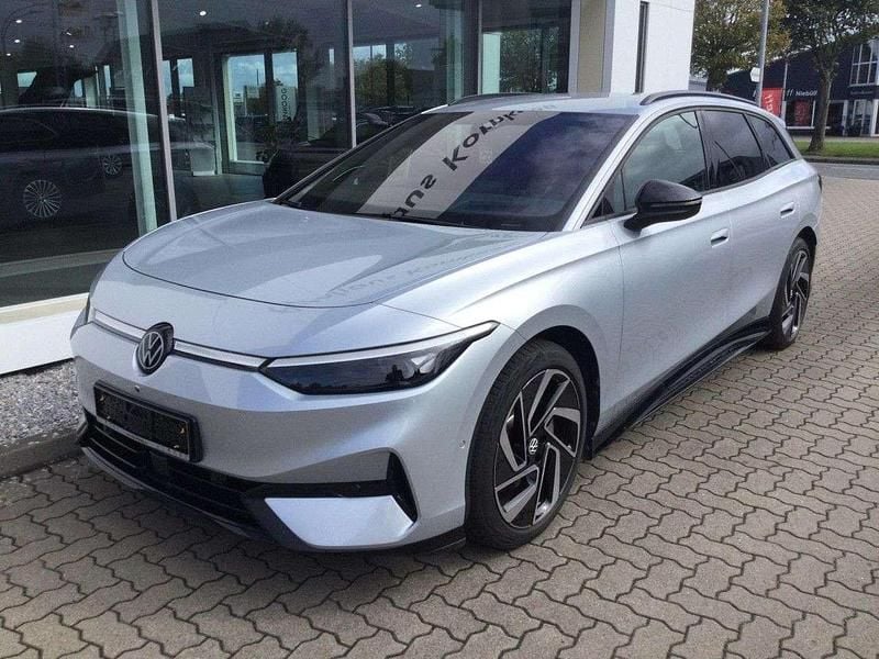 Scale silver metallic (metallic) Gebraucht 2024 VW ID.7 Pro Limousine | 43.990 € (Fairer Preis) - Bild 1/4