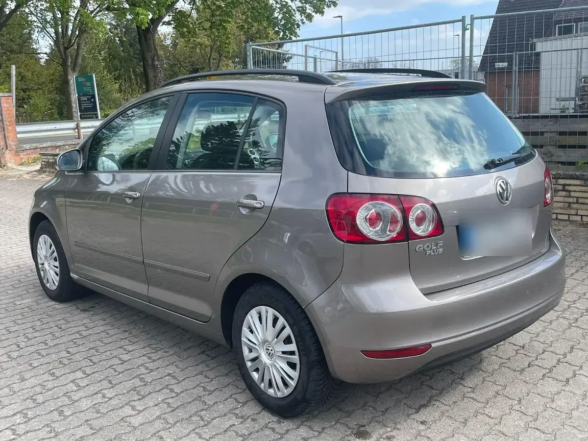 Gebraucht VW Golf Plus Cross 80 PS (58 kW) 2009 Gold Van / Kleinbus