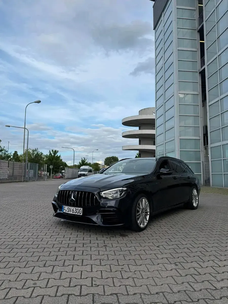 Gebraucht Mercedes E220 AMG line 194 PS (142 kW) 2020 Schwarz Kombi