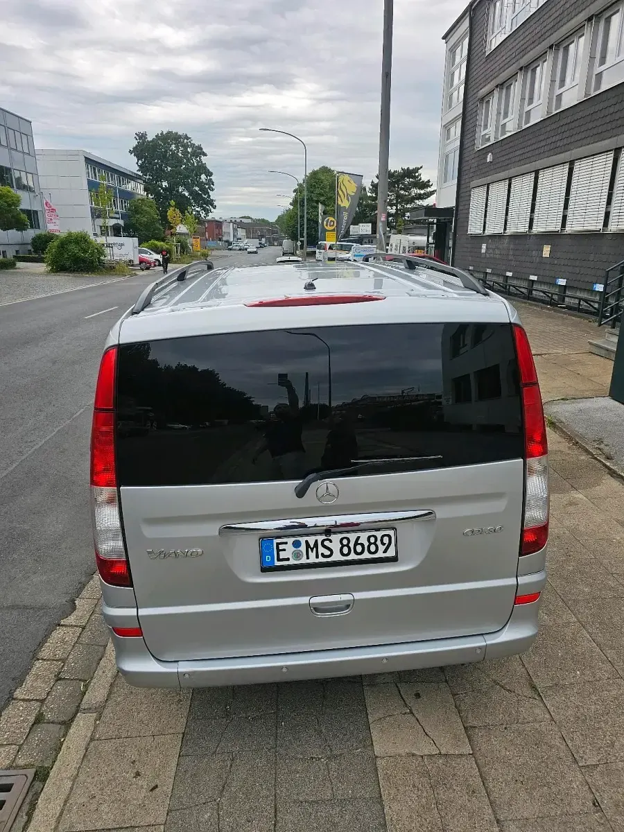 Gebraucht Mercedes Viano 204 PS (150 kW) 2009 Silber Van / Kleinbus