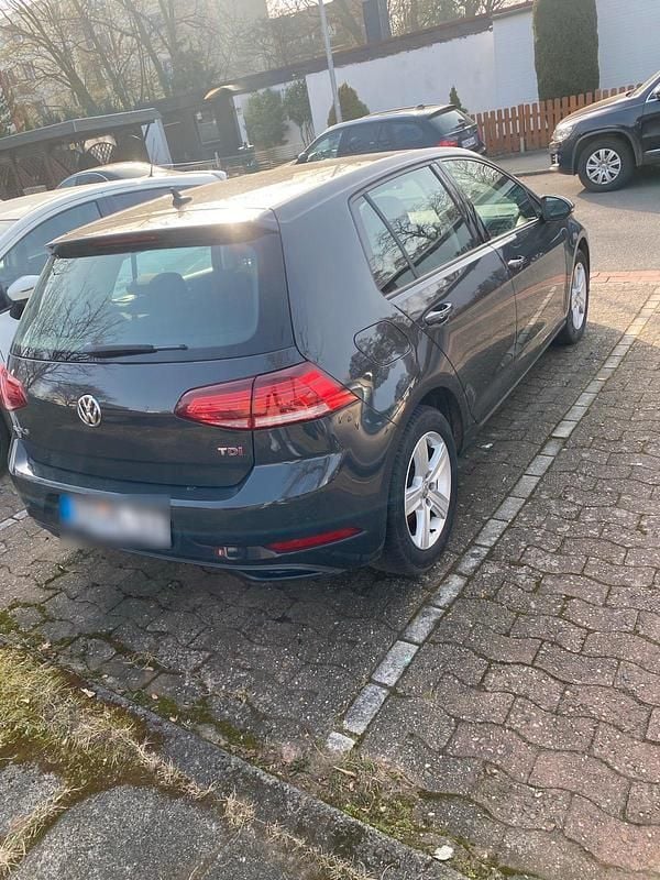 Gebraucht VW Golf VII 118 PS (86 kW) 2017 Grau Kleinwagen