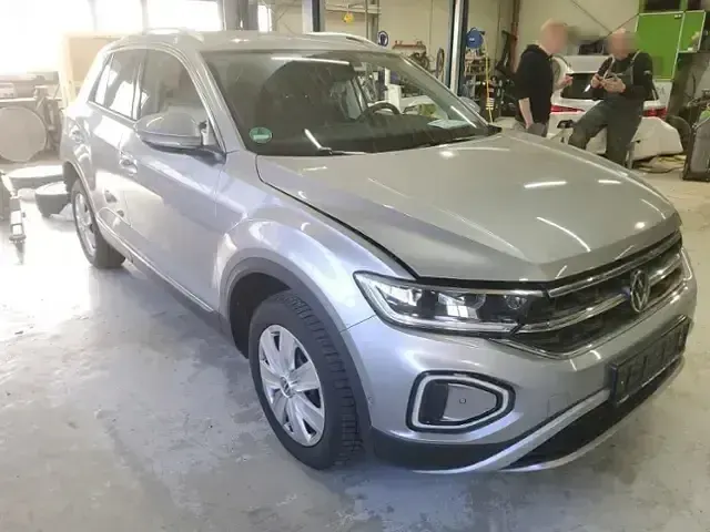 Gebraucht VW T-Roc Style 150 PS (110 kW) 2023 Silber SUV