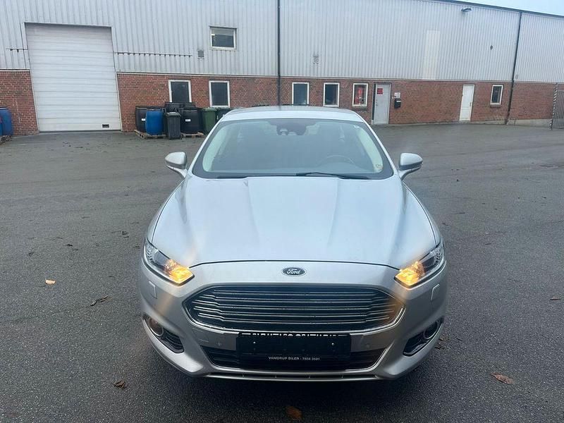 Gebraucht Ford Mondeo Titanium 165 PS (121 kW) 2018 Silber Limousine