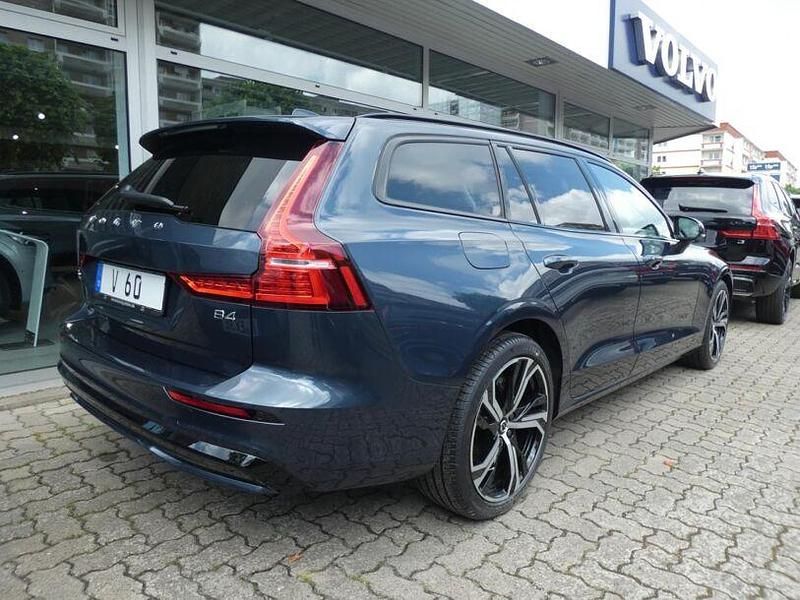 Gebraucht Volvo V60 Plus 197 PS (144 kW) 2025 Denim blue (blau) Kombi
