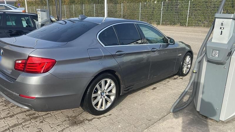 Gebraucht BMW 520 184 PS (135 kW) 2012 Grau Limousine