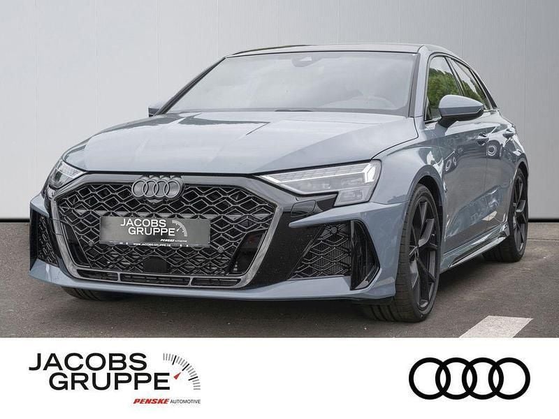 Grau Neu 2025 Audi RS3 Sportback Sport Kleinwagen | 69.960 € (Guter Preis) - Bild 1/4