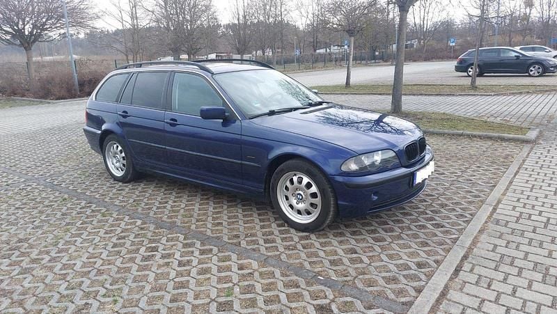 Gebraucht BMW 320 170 PS (125 kW) 2005 Blau Kombi