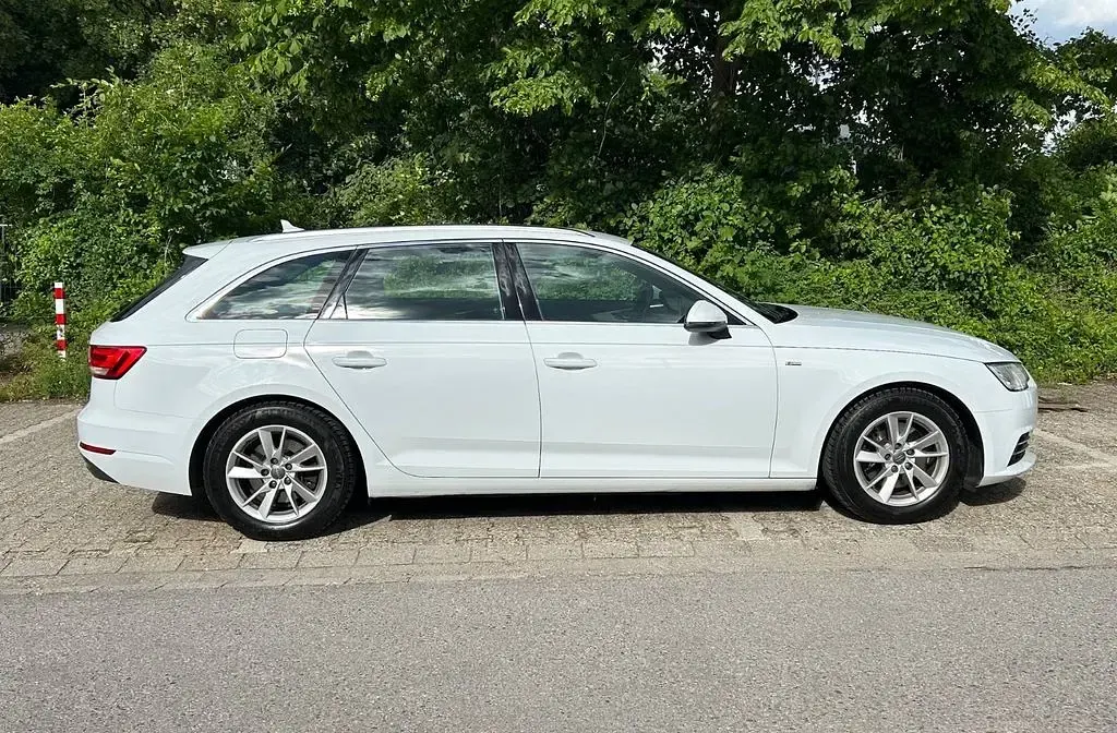 Gebraucht Audi A4 S-Line 150 PS (110 kW) 2018 Weiß Kombi