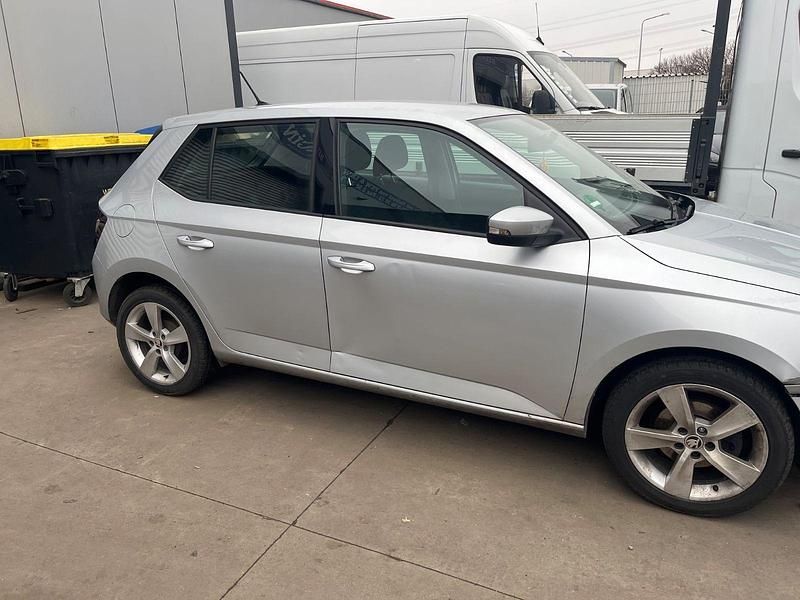 Gebraucht Skoda Fabia Cool Plus 95 PS (69 kW) 2020 Silber Kleinwagen