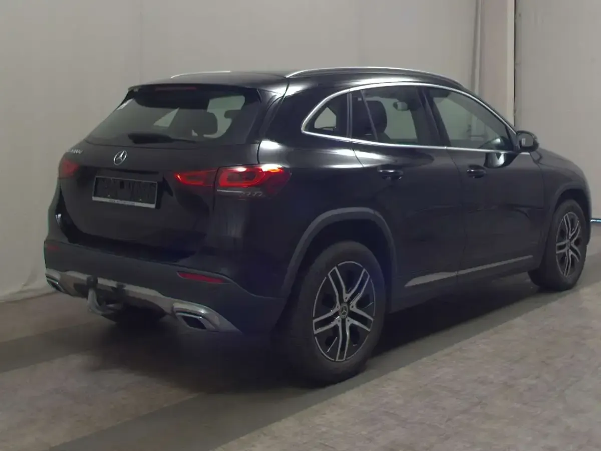 Gebraucht Mercedes GLA180 Progressive 116 PS (85 kW) 2023 Nachtschwarz unilack SUV