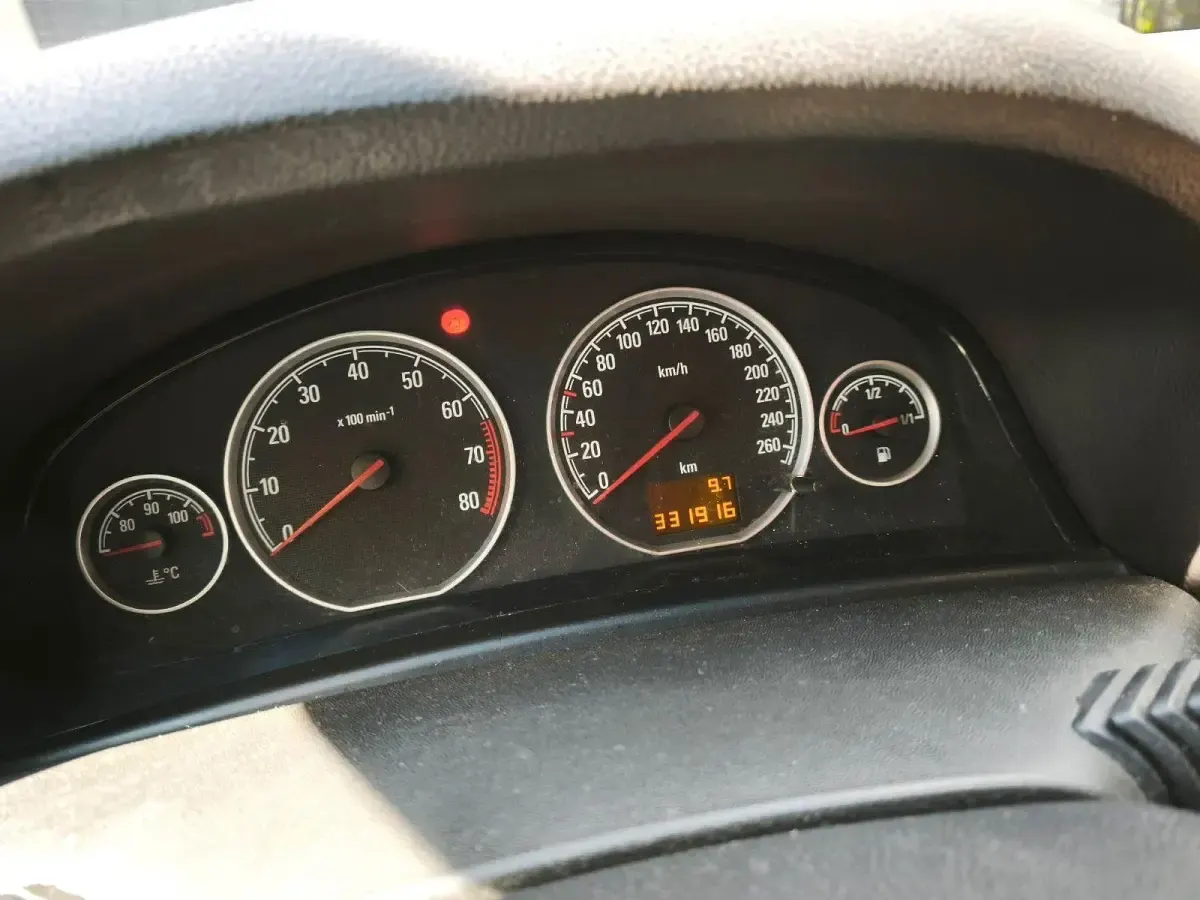 Gebraucht Opel Vectra Edition+ 140 PS (102 kW) 2006 Silber Kombi