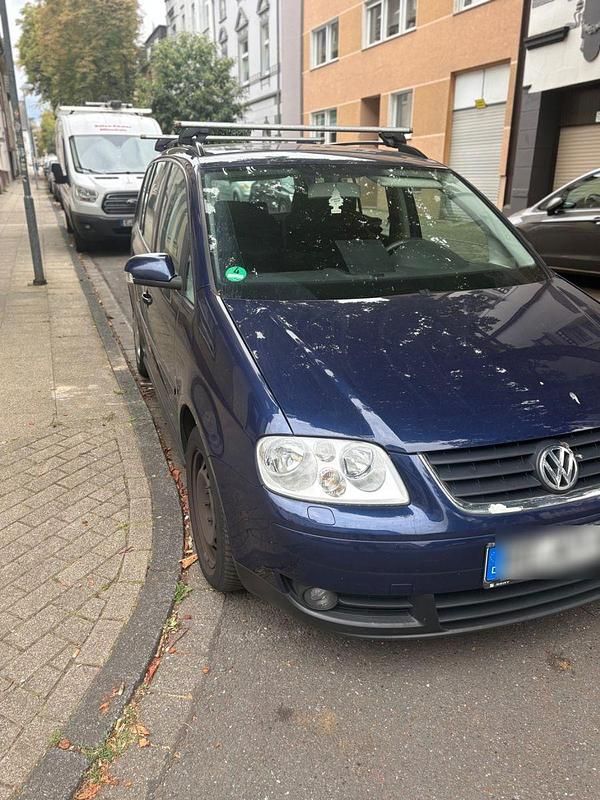 Blau Gebraucht 2004 VW Touran Trendline Van / Kleinbus | 1.300 € (Superpreis) - Bild 1/4