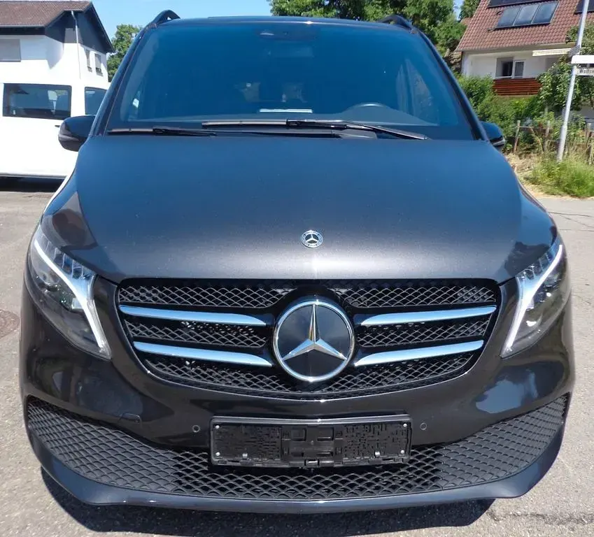 Gebraucht Mercedes V220 Edition 163 PS (119 kW) 2023 Grau Van / Kleinbus