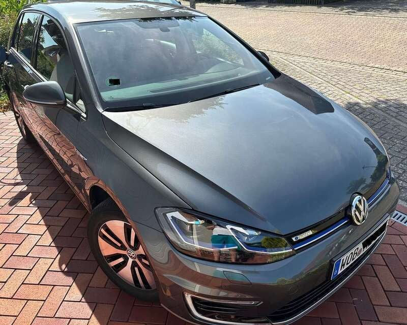 Grau Gebraucht 2020 VW e-Golf Kleinwagen | 17.200 € (Fairer Preis) - Bild 1/4