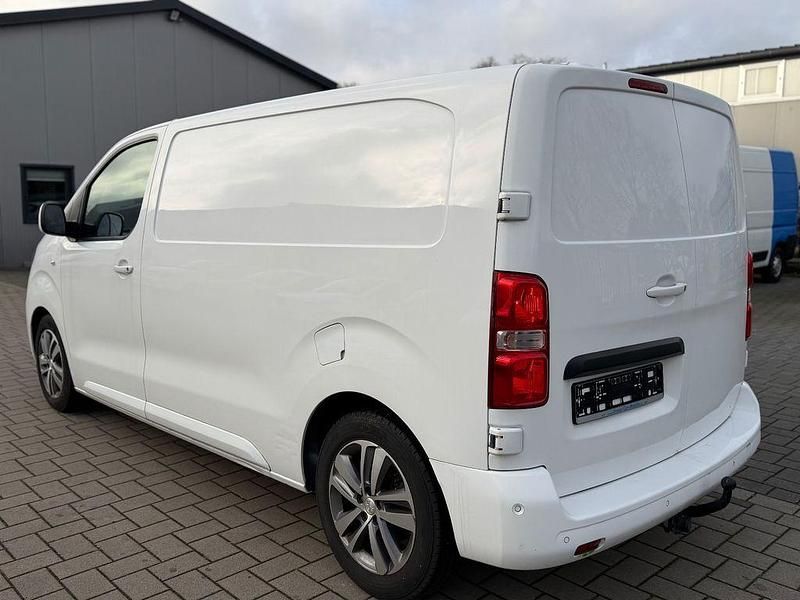 Gebraucht Peugeot Expert Premium 179 PS (131 kW) 2018 Weiß Van