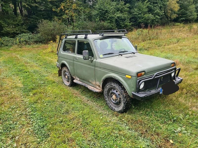 Grün Gebraucht 2006 Lada niva SUV | 2.999 € (Superpreis) - Bild 1/4