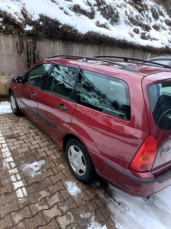 Gebraucht Ford Focus 100 PS (73 kW) 2002 Rot Kombi