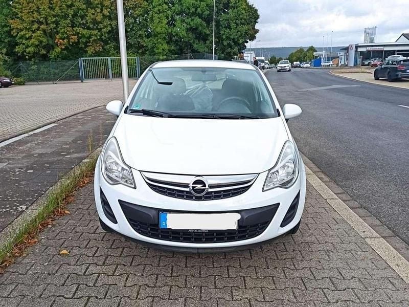 Gebraucht Opel Corsa Active 69 PS (50 kW) 2013 Weiß Kleinwagen