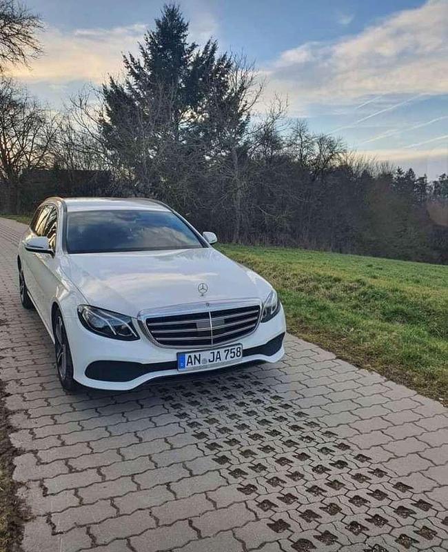 Gebraucht 2019 Mercedes E220 Exclusive Kombi | 19.500 € (Superpreis) - Bild 1/4