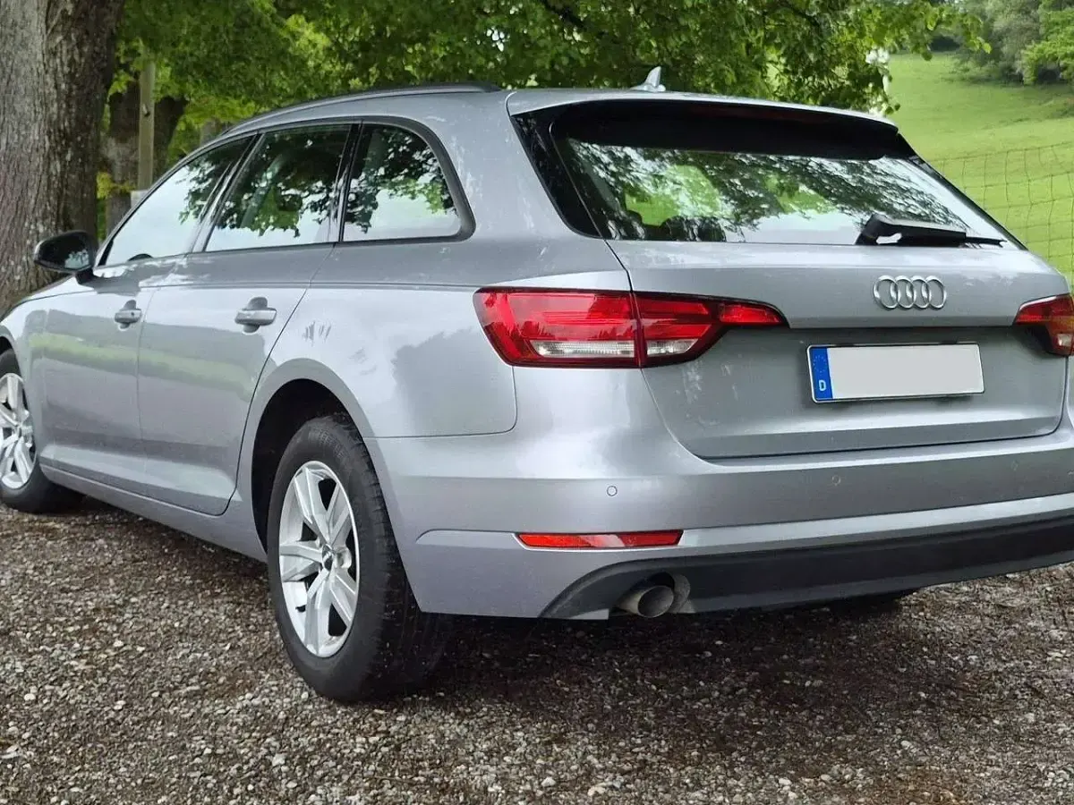 Gebraucht Audi A4 150 PS (110 kW) 2016 Grau Kombi