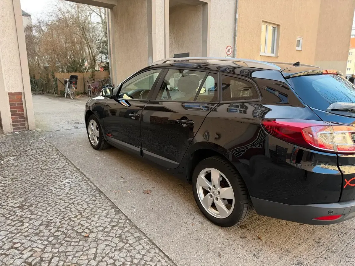Gebraucht Renault Mégane GrandTour 110 PS (80 kW) 2012 Schwarz Kombi