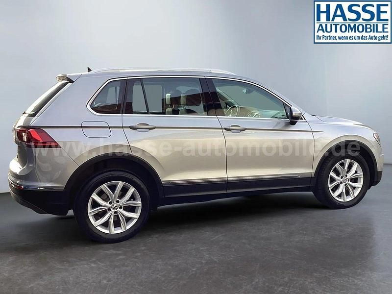 Gebraucht VW Tiguan Highline 150 PS (110 kW) 2017 Gold SUV
