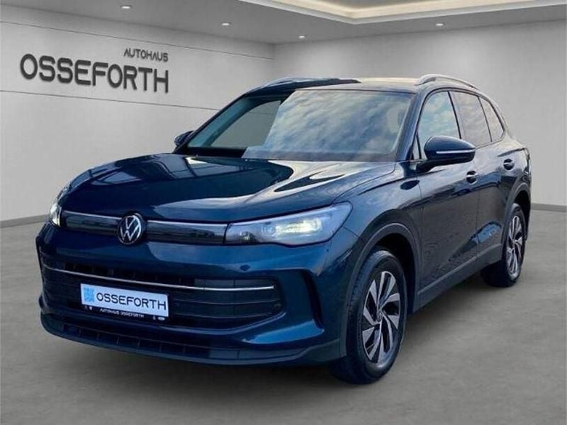 Blau Gebraucht 2024 VW Tiguan Life SUV | 37.490 € (Etwas zu teuer) - Bild 1/4