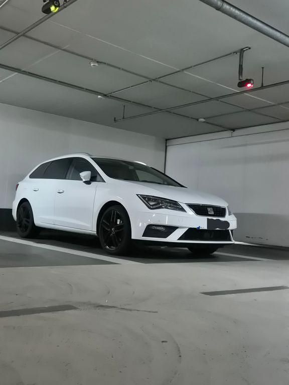 Weiß Gebraucht 2018 Seat Leon ST Style Kombi | 9.500 € (Fairer Preis) - Bild 1/4