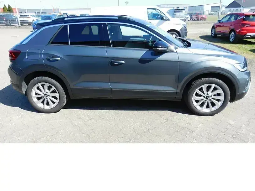 Gebraucht VW T-Roc Life 150 PS (110 kW) 2023 Indiumgraumet r7hgrau SUV