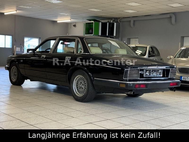 Gebraucht Jaguar XJ40 222 PS (163 kW) 1990 Schwarz Limousine