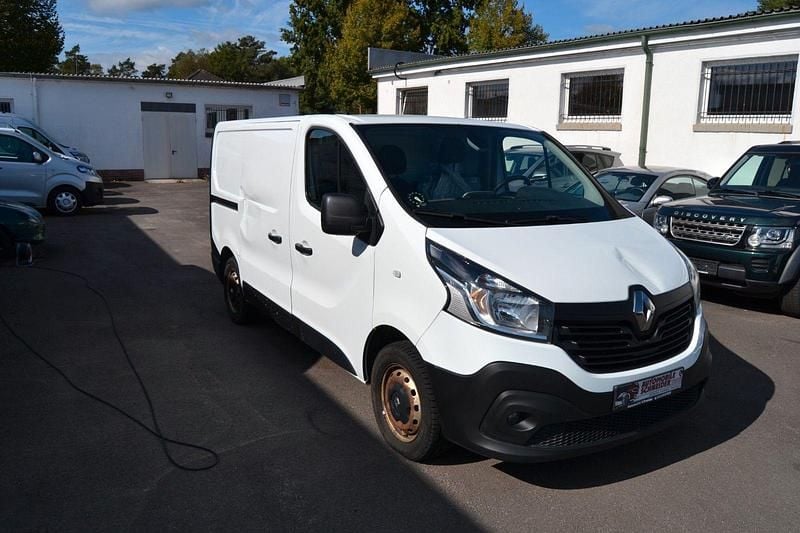 Gebraucht Renault Trafic Komfort 120 PS (88 kW) 2018 Weiß Van / Kleinbus
