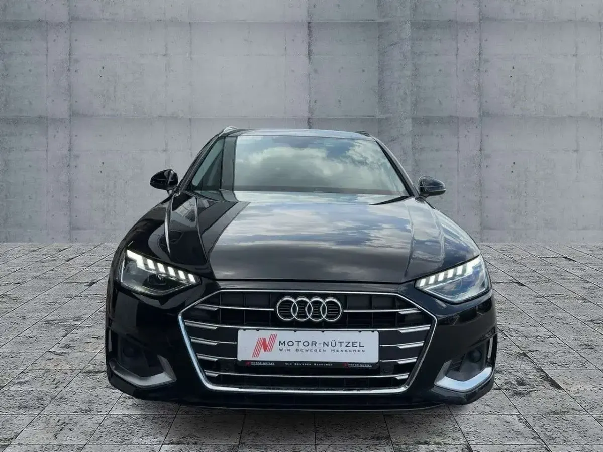Gebraucht Audi A4 Advanced 163 PS (119 kW) 2023 Schwarz Kombi