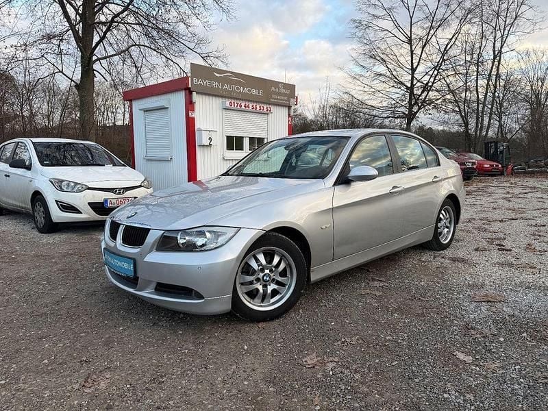 Silber Gebraucht 2005 BMW 320 Limousine | 3.990 € (Guter Preis) - Bild 1/4