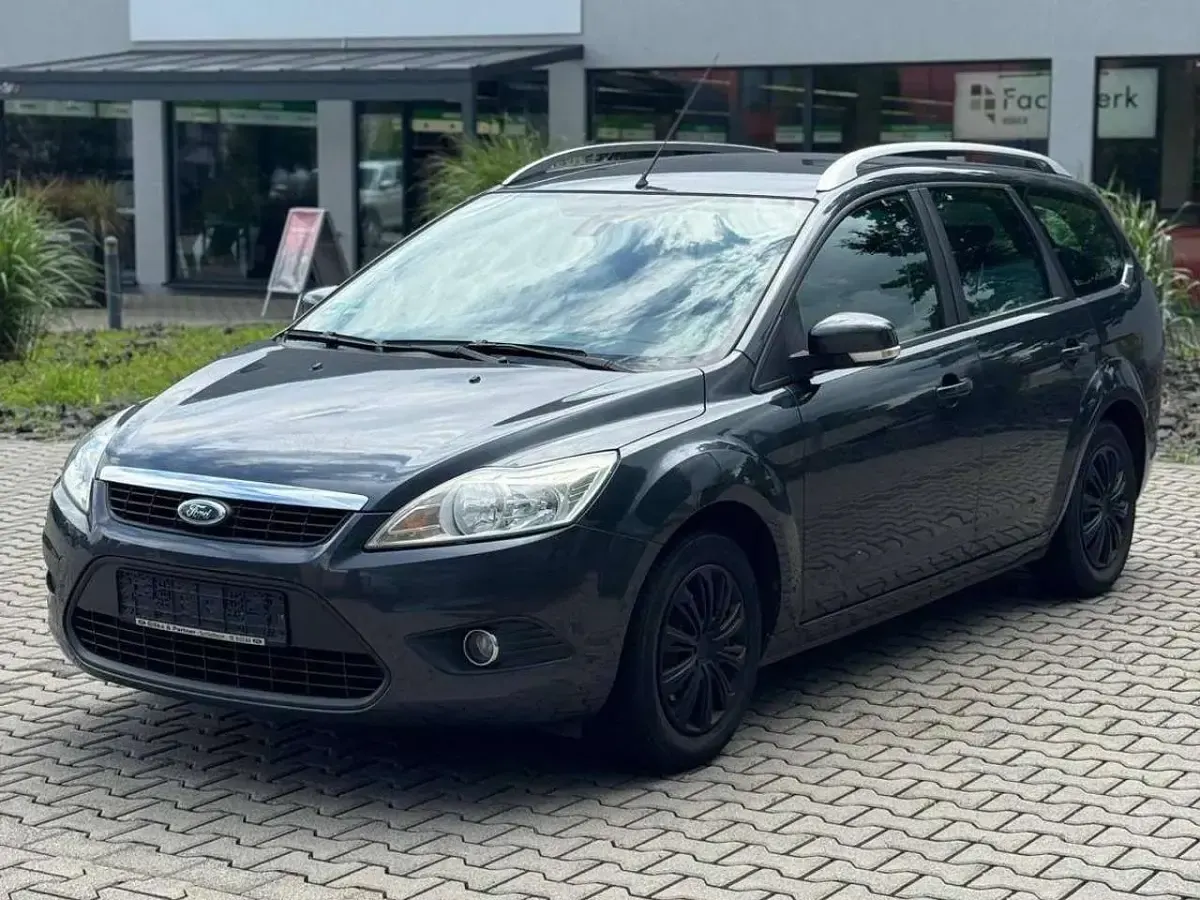 Gebraucht Ford Focus 101 PS (74 kW) 2009 Grau Kombi
