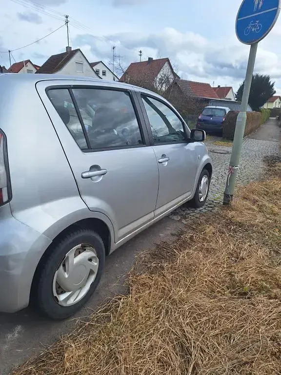 Gebraucht Daihatsu Sirion 91 PS (66 kW) 2007 Silber Kleinwagen