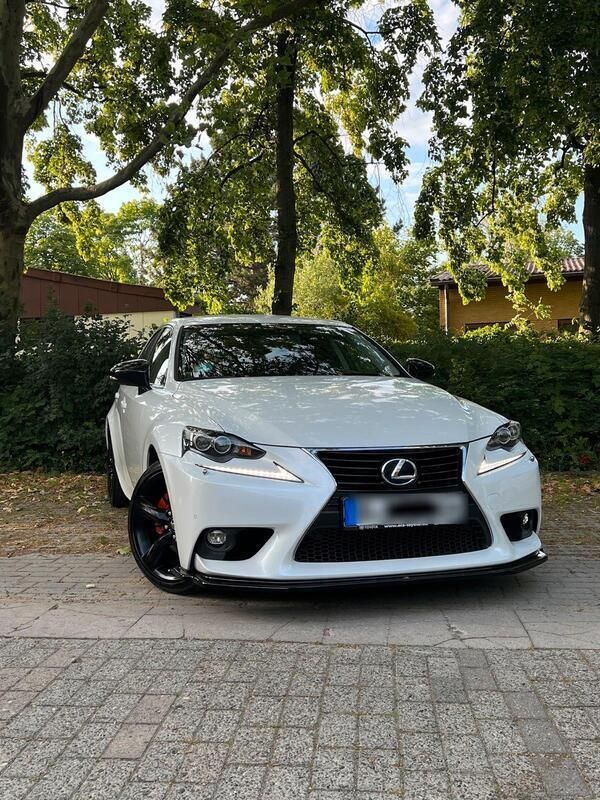 Weiß Gebraucht 2015 Lexus IS300h Limousine | 25.500 € (Fairer Preis) - Bild 1/4