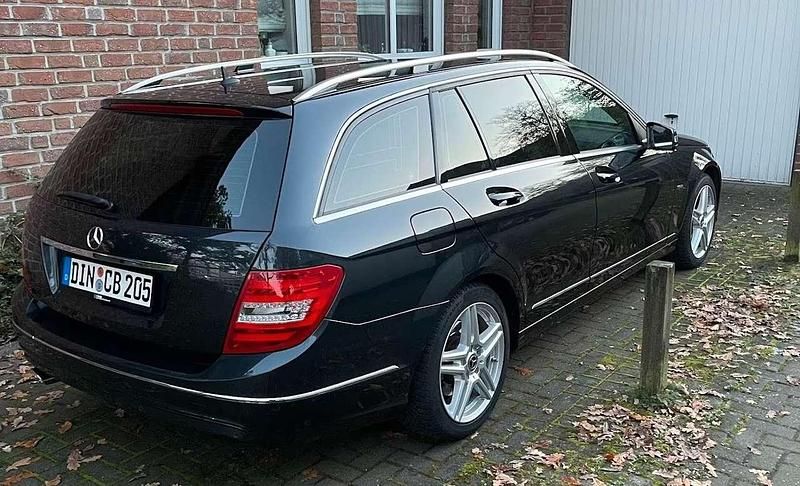 Gebraucht Mercedes C250 204 PS (150 kW) 2011 Schwarz Kombi