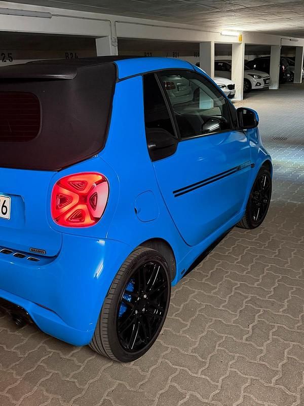 Blau Gebraucht 2017 Smart ForTwo Cabrio Brabus Cabrio | 28.000 € (Teuer) - Bild 1/4