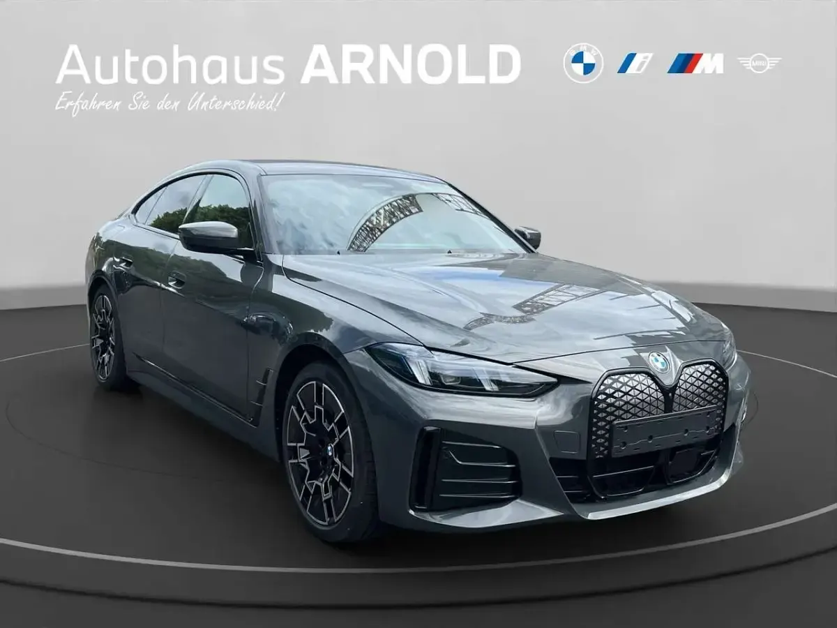 Neu BMW i4 M Sport 294 kW (401 PS) 2026 Bmw individual dravitgrau Limousine