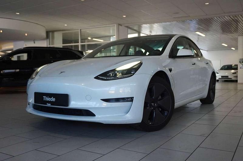 Gebraucht Tesla Model 3 366 kW (498 PS) 2022 Pearl white multicoat Limousine