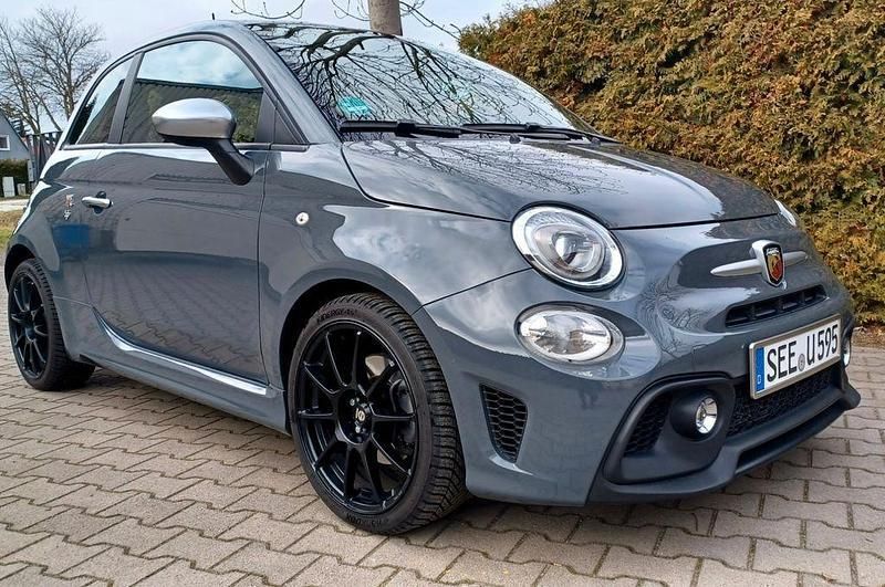 Grau Gebraucht 2016 Fiat 500 Abarth Kleinwagen | 13.200 € (Teuer) - Bild 1/4